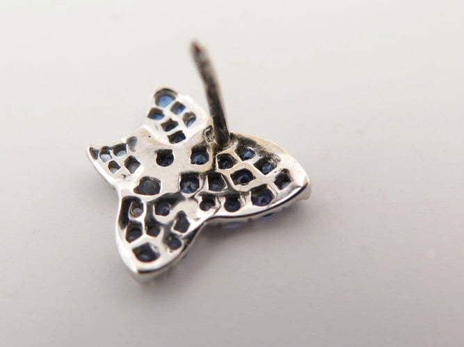 Boucles d'oreilles Mauboussin Tu es la sublime fleur de ma vie - Boucles d’oreilles en or blanc 18k et saphir 58 Facettes 274234