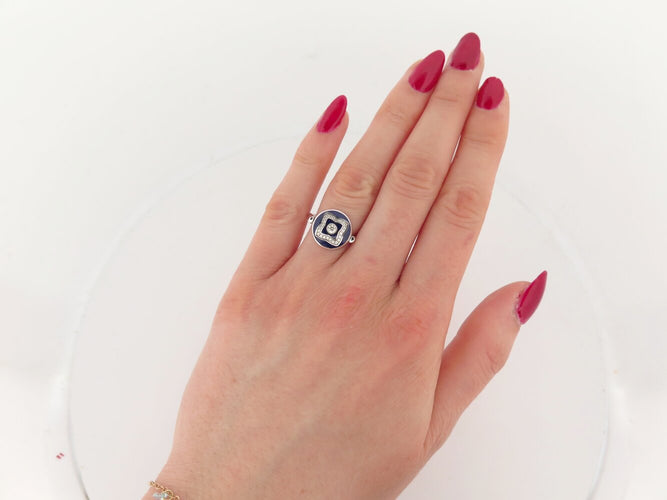 Bague 53 De Beers Lotus Enchanted - Bague en or blanc 18k, diamants et émail bleu 58 Facettes 274231