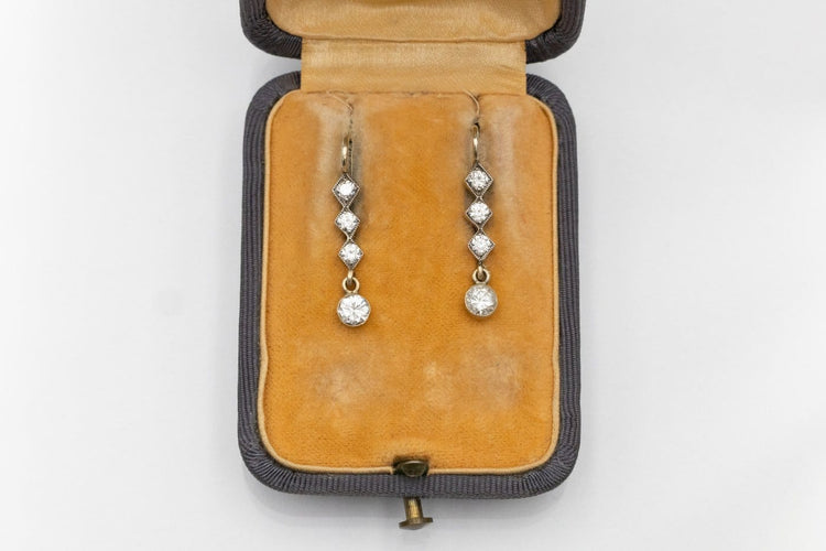 Boucles d'oreilles Boucles d’oreilles pendantes Art déco en or jaune 18k et diamants 0,95 ct 58 Facettes 11819