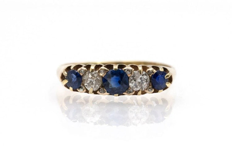 Bague 58 Bague ancienne en or jaune sertie de saphirs et diamants 58 Facettes 11700
