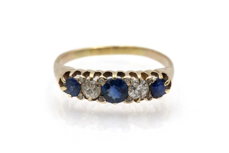 Bague 58 Bague ancienne en or jaune sertie de saphirs et diamants 58 Facettes 11700