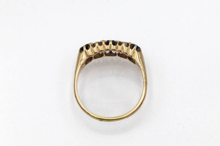 Bague 58 Bague ancienne en or jaune sertie de saphirs et diamants 58 Facettes 11700