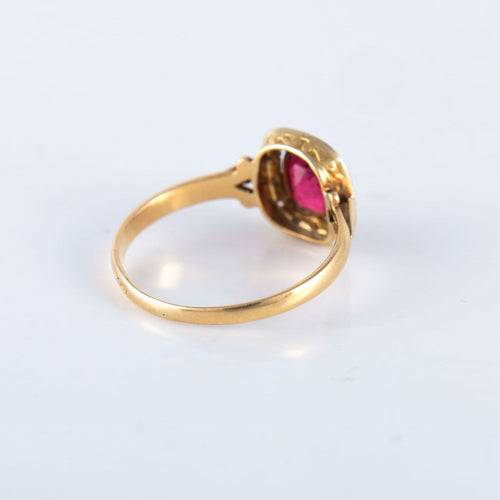 Bague 58 Bague vintage en or jaune et platine avec rubis et diamants 58 Facettes Bague