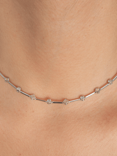 Collier Collier moderne en or blanc et diamants 58 Facettes BO/210034