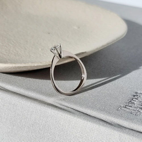 Bague 54 Bague de fiançailles - Solitaire en or blanc 750 avec diamant 58 Facettes 2295