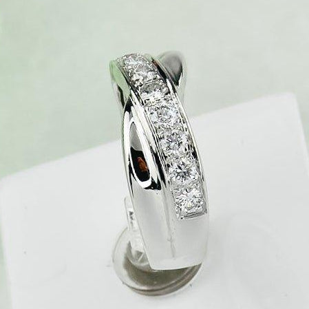 Bague 55.5 Bague en or blanc 750 avec 9 diamants taille brillant 58 Facettes 2126