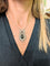 Pendentif Pendentif nœud Belle Époque en or jaune 750, saphir briolette 11 ct et diamants 58 Facettes Collier O2366