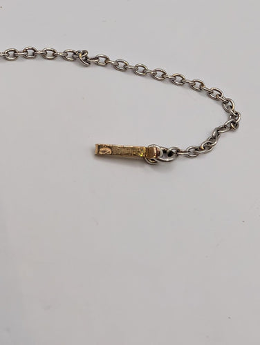 Pendentif Pendentif nœud Belle Époque en or jaune 750, saphir briolette 11 ct et diamants 58 Facettes Collier O2366