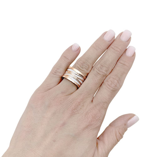 Bague 52 Bague Bulgari “B.Zero1 Zaha Hadid" en or rose et céramique blanche. 58 Facettes 35526
