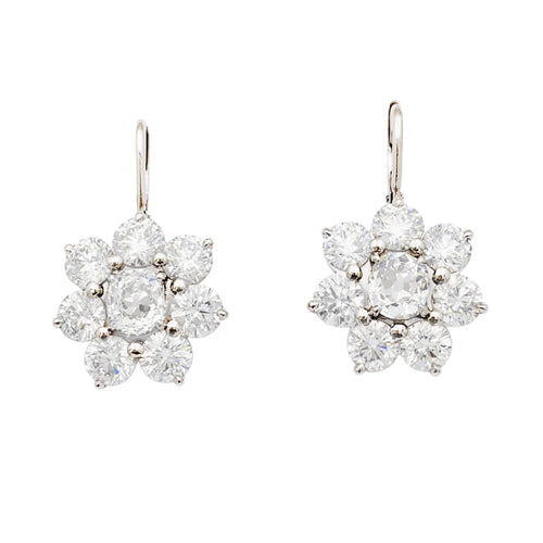Boucles d'oreilles Boucles d'oreilles dormeuses, or blanc et diamants. 58 Facettes 35517