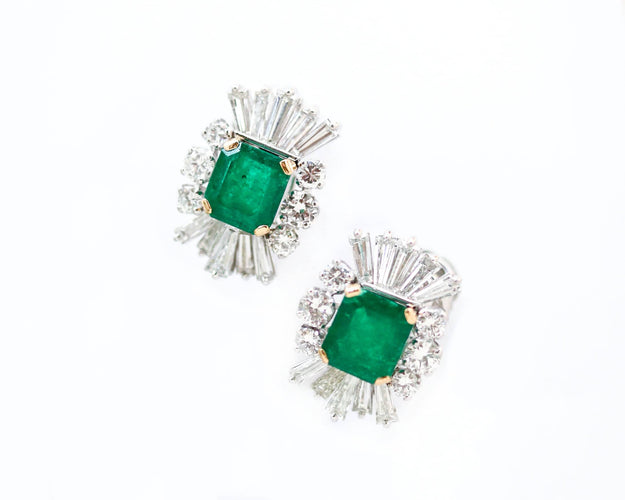 Boucles d'oreilles Boucles d'oreilles cocktail 1950 en or jaune, or blanc et platine, émeraudes et diamants 58 Facettes A11963