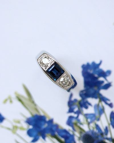 Bague 56.5 Bague Art déco style chevalière en or blanc, saphir et diamants 58 Facettes A12031