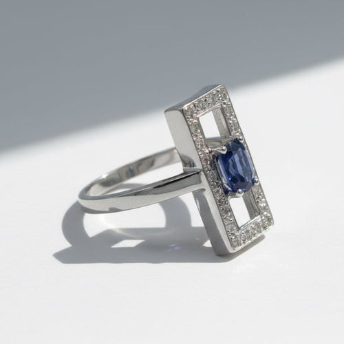 Bague 55 Bague rectangulaire en or blanc avec saphir et diamants 58 Facettes 1-0001052/2
