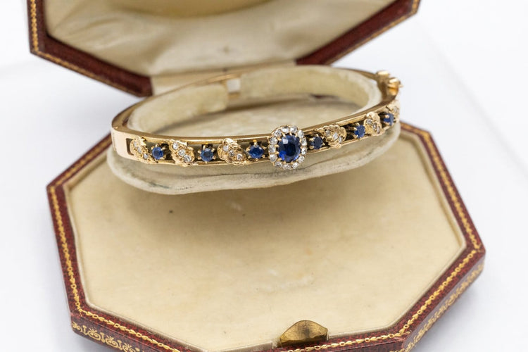 Bracelet Bracelet rigide - Bracelet en or jaune et saphirs, diamants 58 Facettes 11999