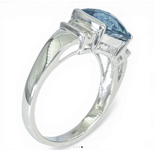 Bague 54 Bague en or blanc 585/1000 avec topaze et diamants 58 Facettes 150