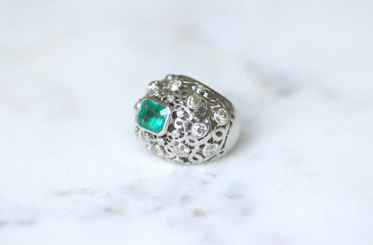 Bague 52 Bague boule en platine avec émeraude de Colombie et diamants 58 Facettes