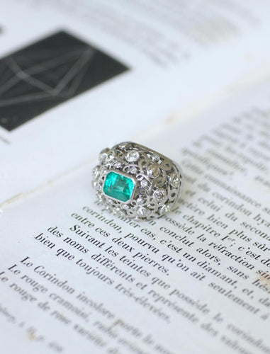 Bague 52 Bague boule en platine avec émeraude de Colombie et diamants 58 Facettes