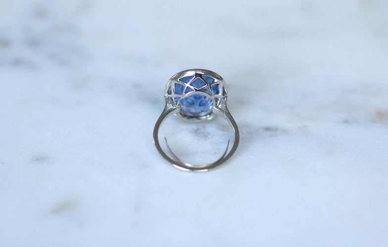 Bague 54 Bague Art déco saphir de Ceylan non chauffé 10,50 ct et diamants 58 Facettes