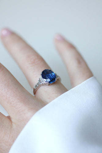 Bague 56 Bague en or blanc 18 ct saphir de Ceylan 3,50 ct et diamants 58 Facettes