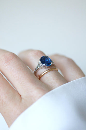 Bague 56 Bague en or blanc 18 ct saphir de Ceylan 3,50 ct et diamants 58 Facettes