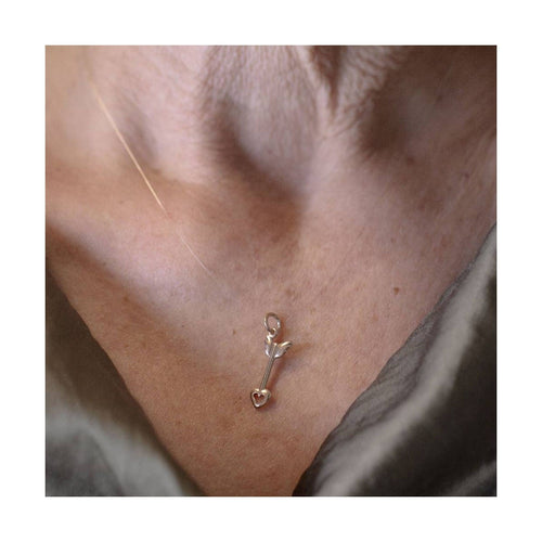 Pendentif DODO - Pendentif flèche d’amour en or rose 58 Facettes UKD363547SO