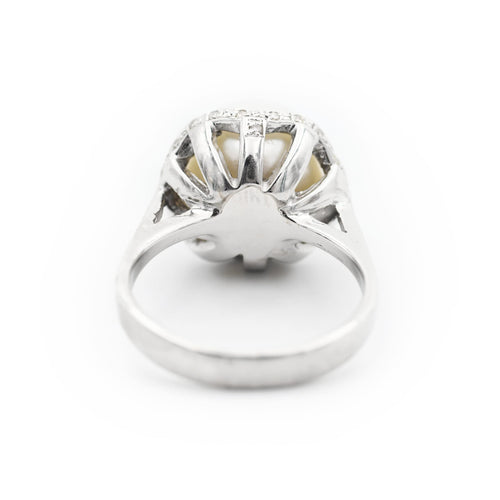 Bague Bague en or blanc 18 carats avec perle australienne et diamants 58 Facettes 22809
