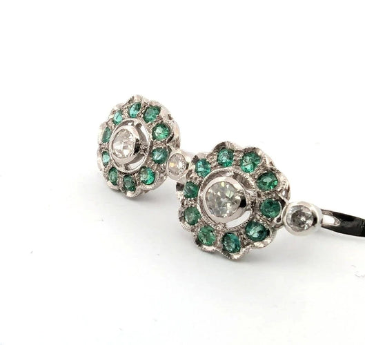 Boucles d'oreilles Boucles d’oreilles en platine avec émeraudes et diamants 58 Facettes 103/C 2026