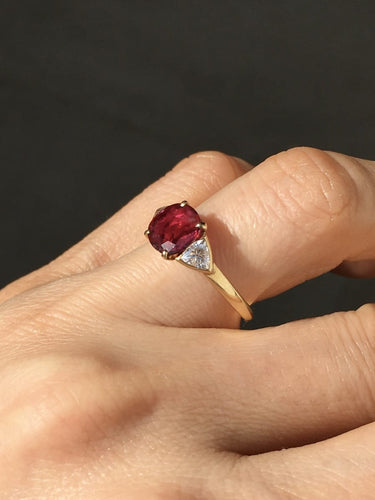 Bague 50.5 Bague vintage en or jaune 18K rubis et diamants 58 Facettes 255