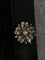 Broche Broche fleur ancienne en or rose 18K, argent et diamants 58 Facettes 256