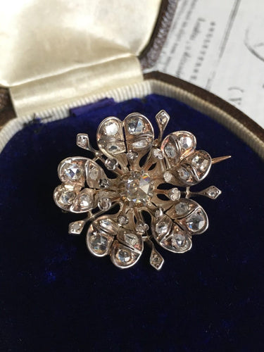 Broche Broche fleur ancienne en or rose 18K, argent et diamants 58 Facettes 256