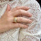 Bague 54 Bague jonc godronnée en or sertie de diamants 58 Facettes REF24034-198