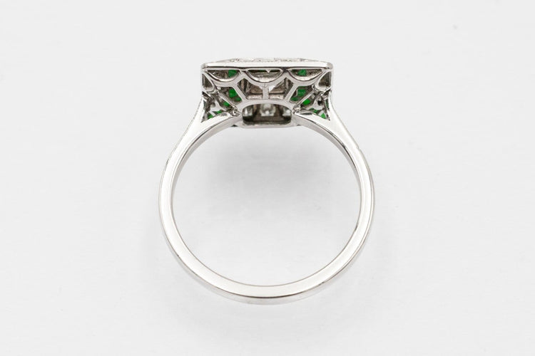 Bague 54 Bague en or blanc 750 avec diamants et émail vert 58 Facettes 12075