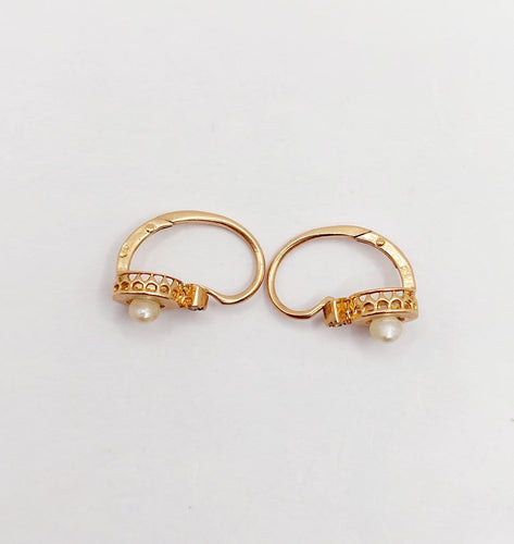 Boucles d'oreilles Dormeuses anciennes en or rose 18k avec perles et diamants 58 Facettes A07009