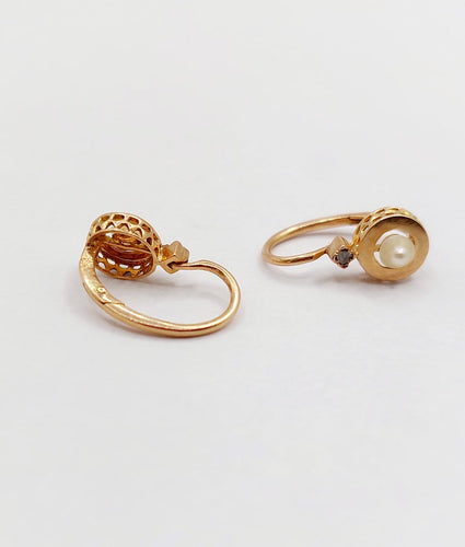 Boucles d'oreilles Dormeuses anciennes en or rose 18k avec perles et diamants 58 Facettes A07009
