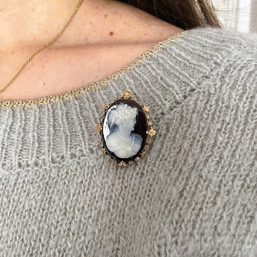 Pendentif Broche-pendentif camée sur agate en or 18K et diamants 58 Facettes LMB-321