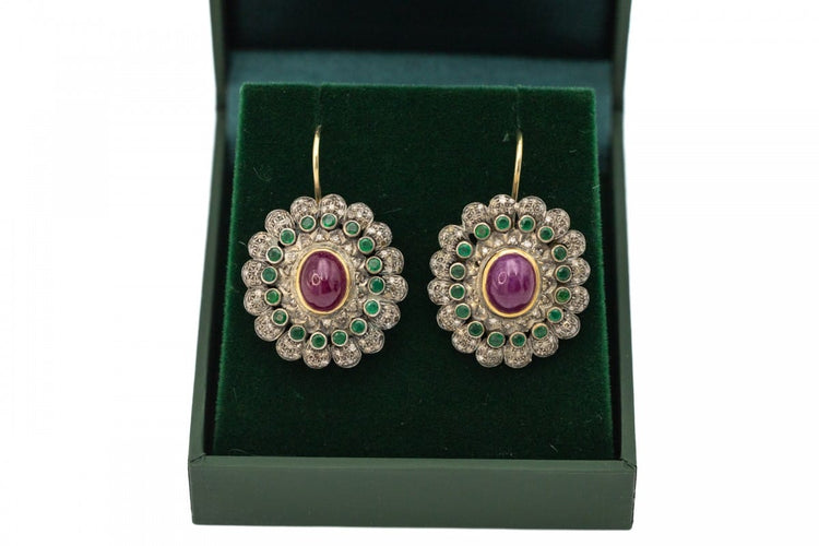 Boucles d'oreilles Boucles d’oreilles anciennes - Or avec rubis, émeraudes et diamants 58 Facettes 9973