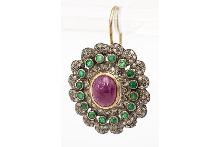 Boucles d'oreilles Boucles d’oreilles anciennes - Or avec rubis, émeraudes et diamants 58 Facettes 9973