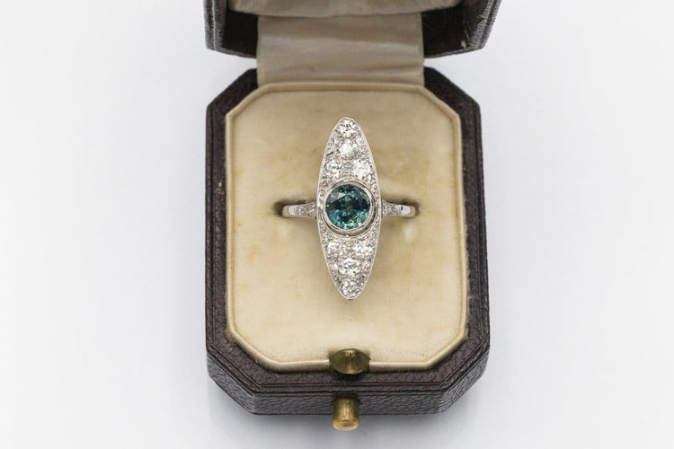 Bague 50 Bague Art déco marquise en or blanc avec saphir et diamants 58 Facettes 11600
