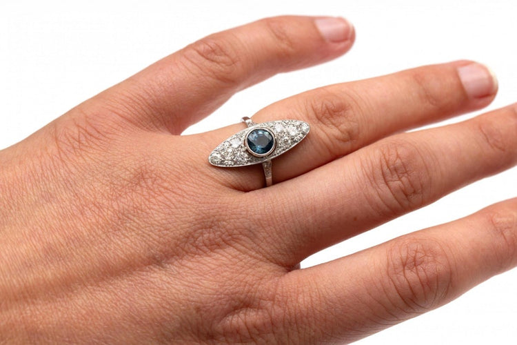 Bague 50 Bague Art déco marquise en or blanc avec saphir et diamants 58 Facettes 11600