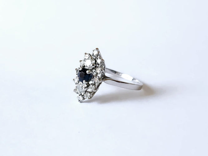 Bague marquise en or blanc 18 carats avec saphir et diamants 58 Facettes BAGUE VERM251219-327
