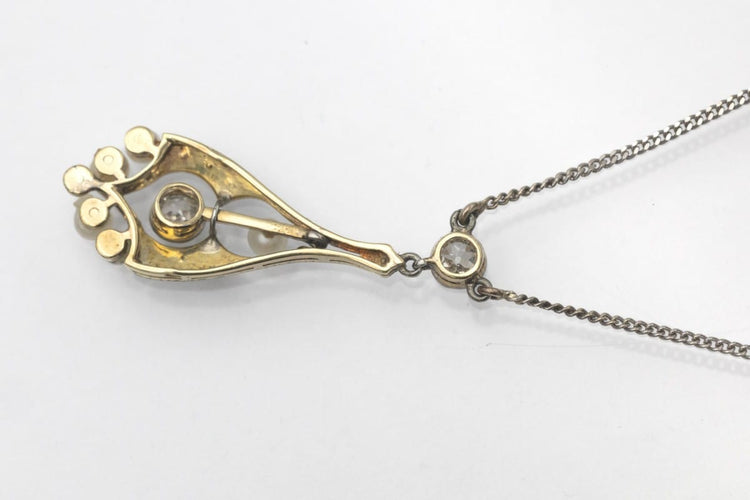 Collier Collier - Pendentif poire en or jaune et blanc avec perles et diamants 58 Facettes 10736