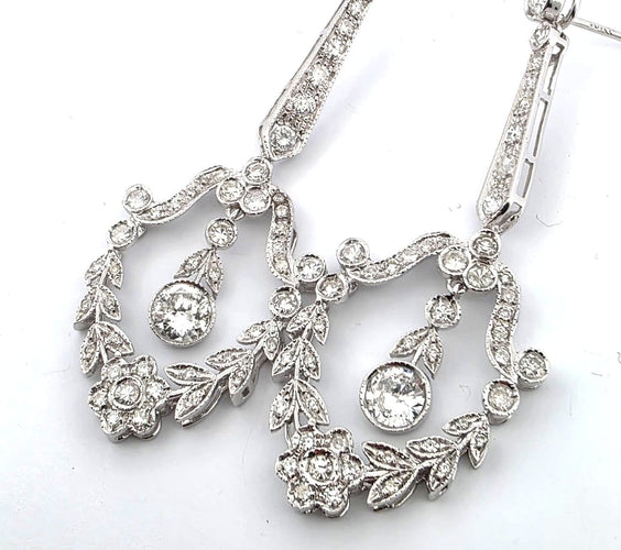 Boucles d'oreilles Boucles d'oreilles Art déco en or blanc 18 ct avec diamants 58 Facettes 90/26 A