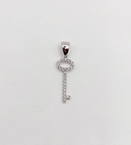 Pendentif Pendentif clé vintage en or blanc 18k pavé de diamants 58 Facettes A07034