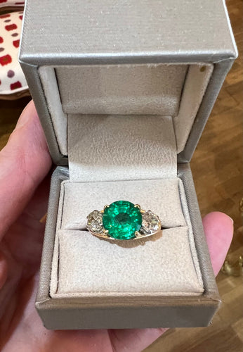 Bague Bague émeraude éthiopienne 4,35 ct et diamants en or jaune 18 carats et platine 58 Facettes BEM42