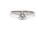 Bague 52 Bague contemporaine en or blanc 18 carats avec diamant taille brillant 58 Facettes 23721
