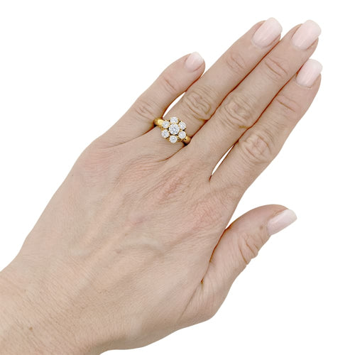 Bague 51 Bague « Fleur », or jaune et diamants. 58 Facettes 35562