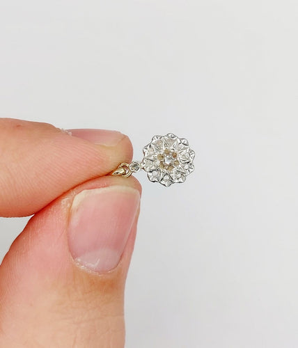 Pendentif Pendentif marguerite ancien en or 18k et platine, diamants taille rose 58 Facettes A06920