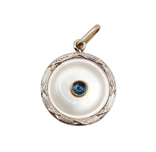 Pendentif Pendentif cible Art déco en or 18k et platine, nacre et saphir synthétique 58 Facettes A06914