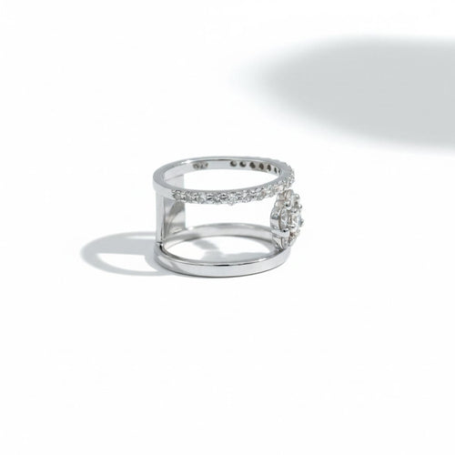 Bague 52 Bague en or blanc 18 carats sertie de diamants 58 Facettes 1.0000898/1