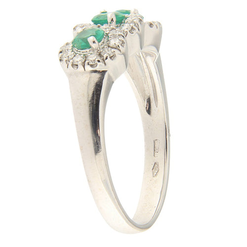 https://www.gioielleriaguidetti.it/wp-content/uploads/2026/03/G3906-anello-oro-bianco-smeraldi-diamanti-brillanti-2.jpg